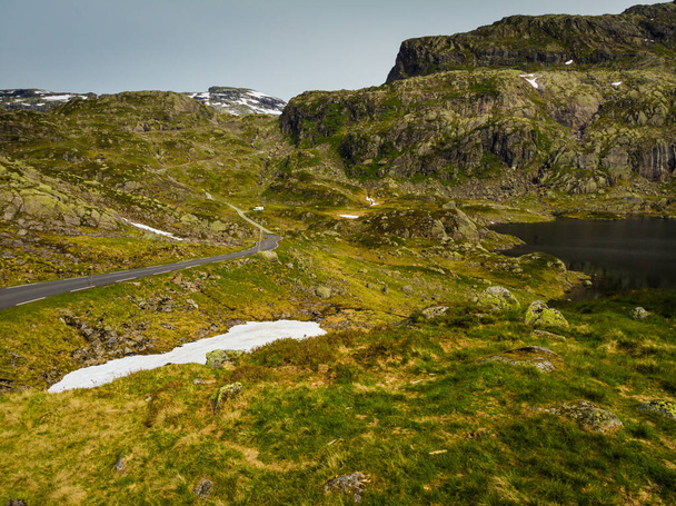 Road and lakes in mountains Norway - Foto, Imagen