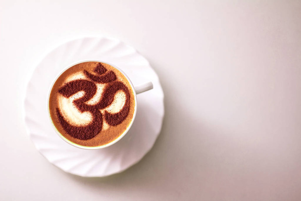 Top view of hot coffee cappuccino latte art in a ceramic glass - Valokuva, kuva