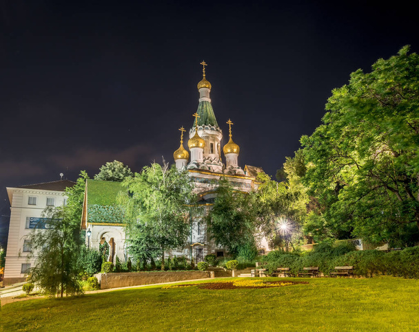 Russian Church, officially known as the Church of St Nicholas "miracle maker" in Sofia in Sofia, Bulgaria at night. - Foto, immagini