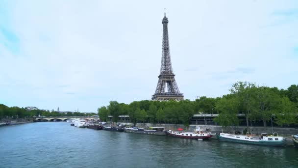 eiffel tour over Seine river - Footage, Video