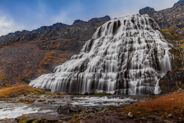 Водопад Динджанди, Вестфьорды, Исландия. Долгая картина экспозиции. Сентябрь 2019
 - Фото, изображение