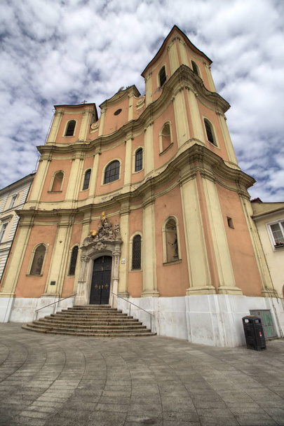  Тринитарная церковь Братиславы - Словакия
 - Фото, изображение