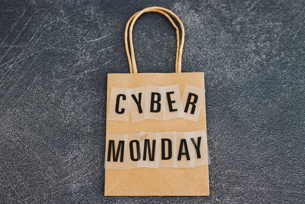 cyber monday text on shopping bag - Foto, Bild