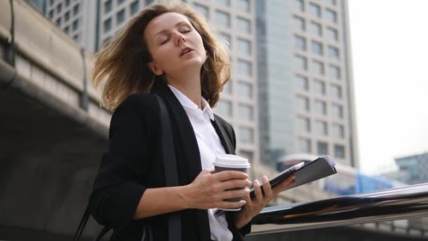 Business Woman With Tablet On City Background - Felvétel, videó