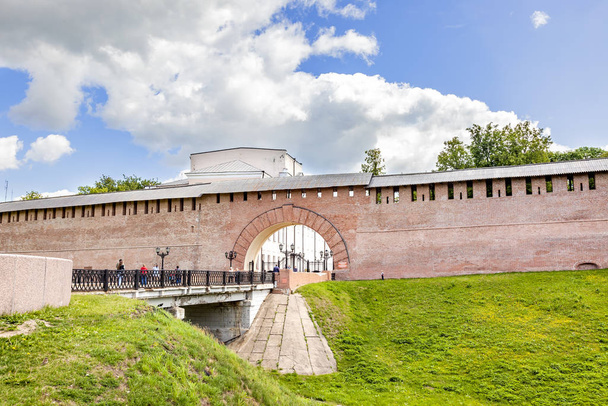 Veliky Novgorod. Entrance to the Kremlin - Foto, afbeelding