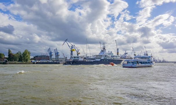 Puerto de Hamburgo
 - Foto, imagen