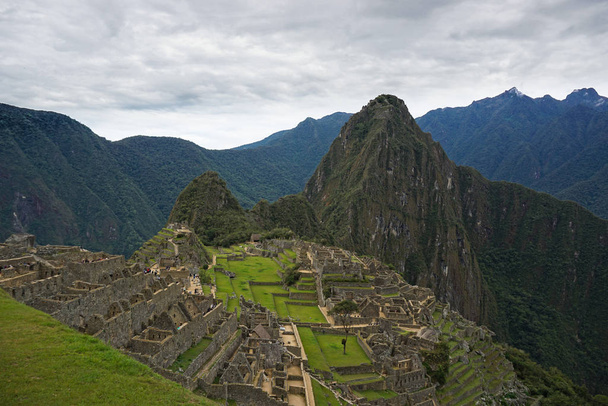 Uitzicht op Machu Picchu vanaf de citadel, Cusco Peru - Foto, afbeelding
