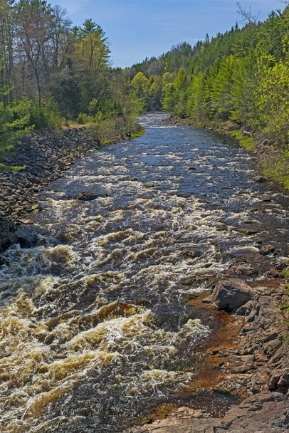 Raging Rapids on a North Woods River - Foto, afbeelding