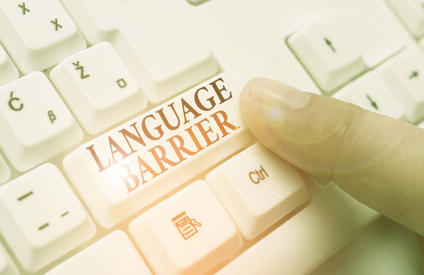 Parola scrittura testo Lingua Barriera. Business concept per difficoltà di comunicazione Parlare una lingua diversa
. - Foto, immagini