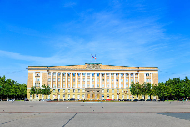 Veliky Novgorod, Rusia. El edificio del Gobierno de la N
 - Foto, imagen
