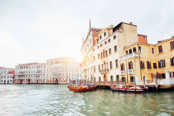 Venice Grand canal with gondolas and Rialto Bridge, Italy in summer bright day. Beauty world - Foto, Imagem