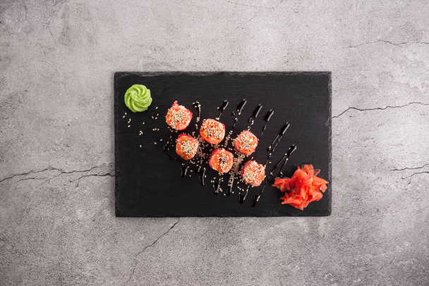 Japanese baked rolls with sesame, wasabi and ginger - Fotografie, Obrázek