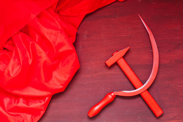 rote Sichel und Hammer Kommunismus revolutionäre sowjetische Union Russland Geschichte - Foto, Bild