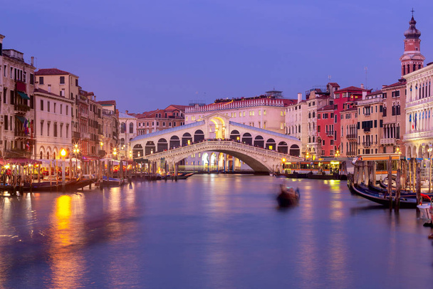 Венеція. Grand Canal and Rialto Bridge at sunset. - Фото, зображення