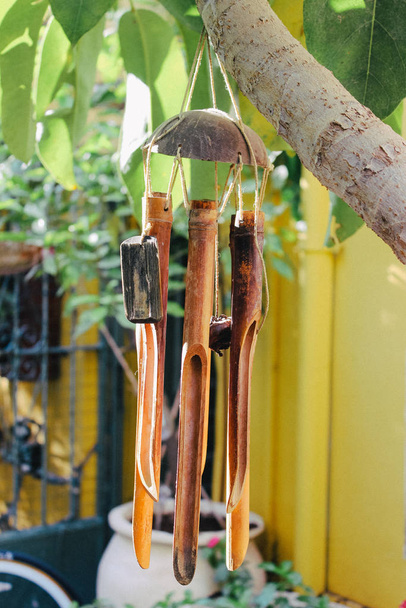 Деревянный музыкальный инструмент для гармонии в доме
 - Фото, изображение