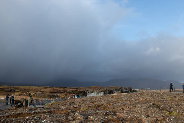 widok na dolinę Thingvellir Rift w Islandii - Zdjęcie, obraz