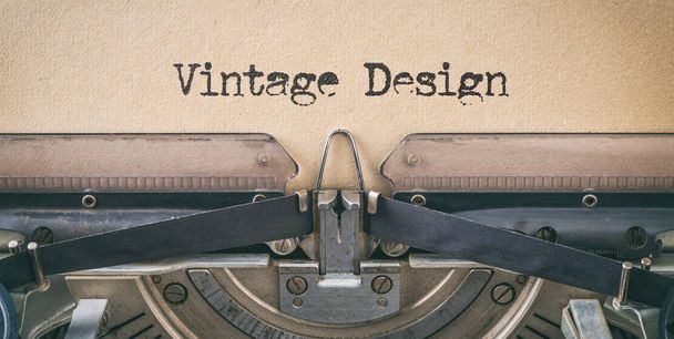 Klasik bir daktilo ile yazılmış metin - Vintage Design - Fotoğraf, Görsel