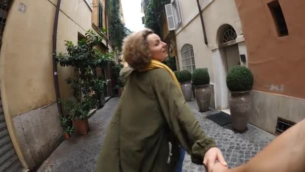 Young Tourist Woman Holding Man By Hand On Vacation In Europe. - Záběry, video