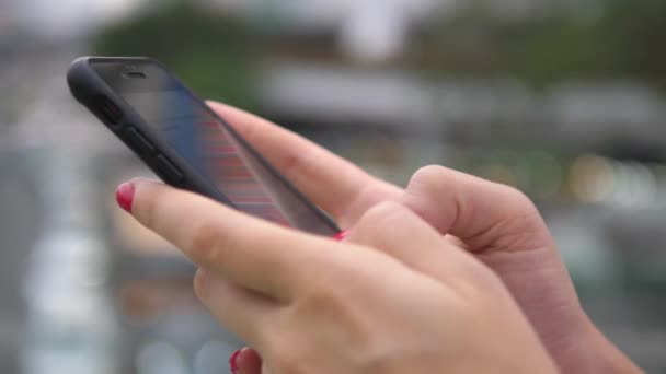 Female Hands Using Smart Phone - Imágenes, Vídeo