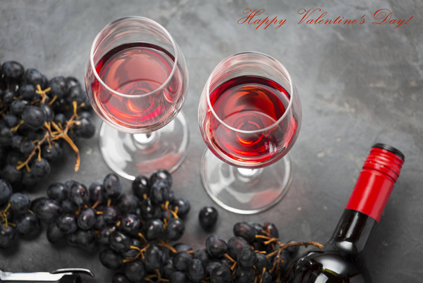 samppanjapullo, viinipullo, hyvää syntymäpäivää, romanttinen päivämäärä, juominen punainen, samppanja viini
 - Valokuva, kuva