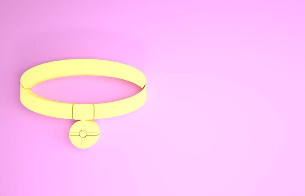 Collar amarillo con icono de etiqueta de nombre aislado sobre fondo rosa. Suministros simples para animales domésticos. Cuidado de gatos y perros. Cadenas para mascotas. Concepto minimalista. 3D ilustración 3D render
 - Foto, Imagen