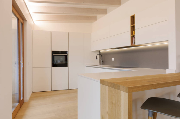 moderne weiße Kücheneinrichtung - Foto, Bild