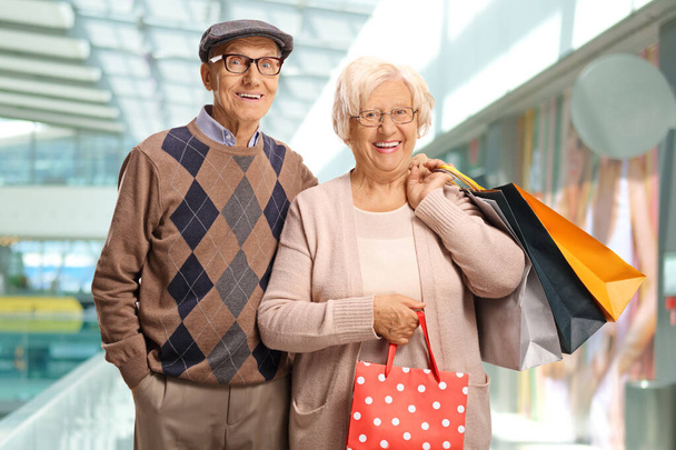 Senior couple shopping  - Foto, Imagen