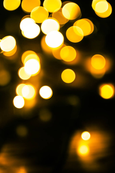 Año Nuevo patrón abstracto con luces bokeh. Fondo de Navidad con luces borrosas de colores. Fondo de vacaciones con luces desenfocadas
. - Foto, imagen