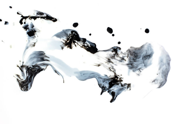 Vloeibare zwarte inkt in water. Marmeren kunst effect. Creatieve abstracte artistieke achtergrond. - Foto, afbeelding