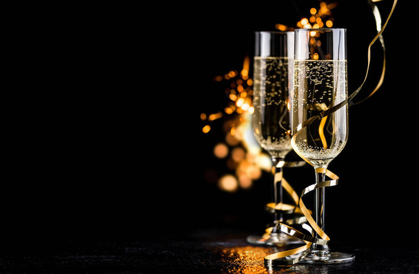 champagne glasses with sparkles - Φωτογραφία, εικόνα