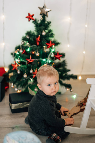 Portrait of One Little Boy, Kid Playing in Room Decorated in Christmas Theme - Foto, immagini