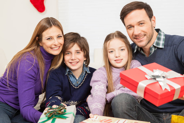 happy family with christmas presents - Foto, Imagen
