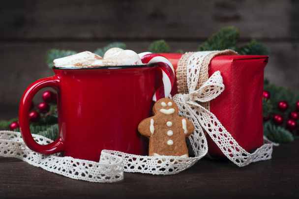 Cocoa red mug with marshmallows - Photo, Image