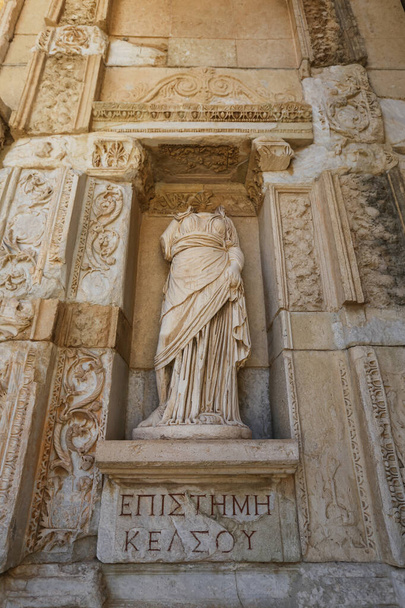 Episteme, γνώση Άγαλμα στην Έφεσο Αρχαία Πόλη, Σμύρνη, Turke - Φωτογραφία, εικόνα