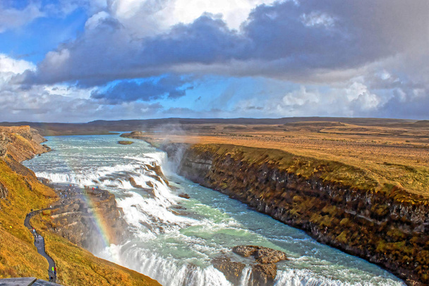 καταρράκτης στην Ισλανδία με ουράνιο τόξο - Φωτογραφία, εικόνα