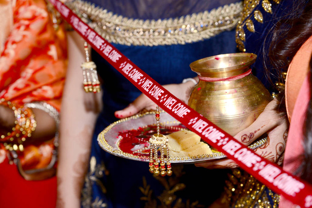Indyjski druhna ślub baraat rytualnych ceremonii powitalnej - Zdjęcie, obraz