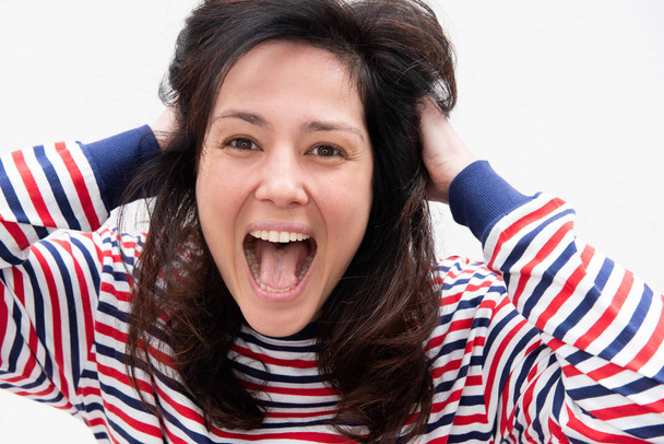 Retrato de cerca de una joven loca riendo con la boca abierta
 - Foto, Imagen