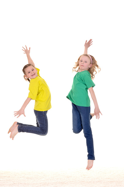 Young girl jumping - Фото, зображення