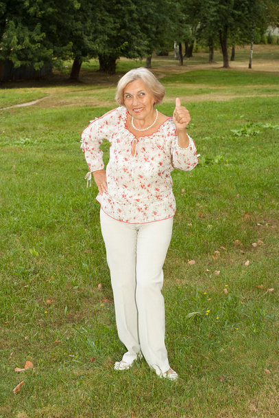 Great elderly woman - Foto, afbeelding