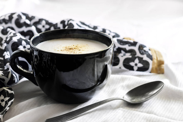 Cauliflower Soup (Creme du Barry) in black bowl - Fotografie, Obrázek