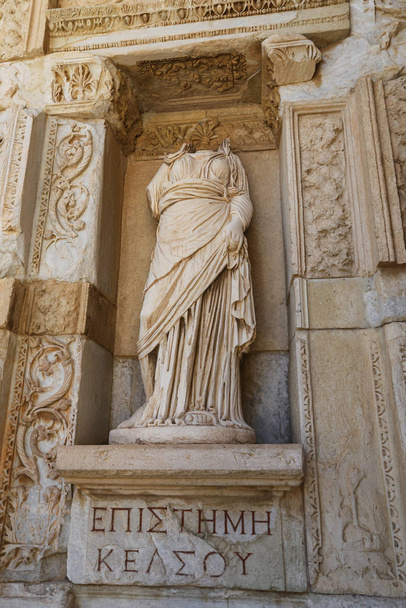 エピストーム,知識の像でエフェソス古代都市,イズミル,トルコ - 写真・画像