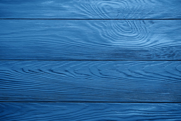 2020年木製背景のクラシックブルーの色 - 写真・画像