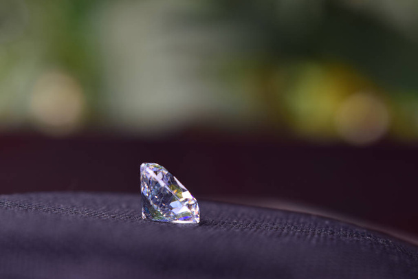 Os diamantes são valiosos, caros e raros. Para fazer jóias - Foto, Imagem