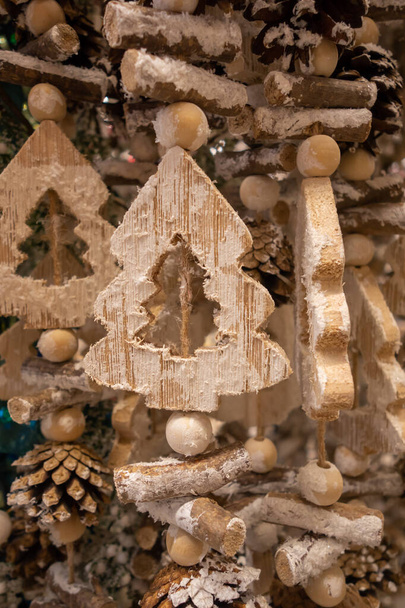 Nouvel An et Noël nature morte. Décorations en bois pour le Ch
 - Photo, image