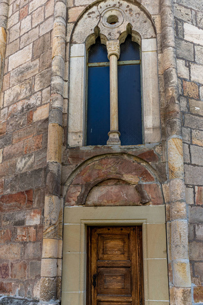 A szerbiai Manasija keresztény kolostor építészeti részletei - Fotó, kép