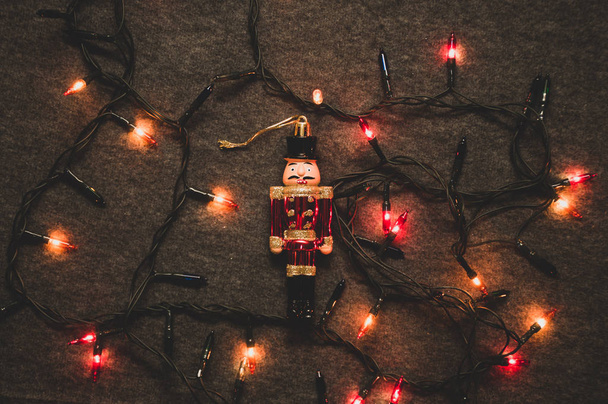 christmas decoration bauble on garland background - Φωτογραφία, εικόνα