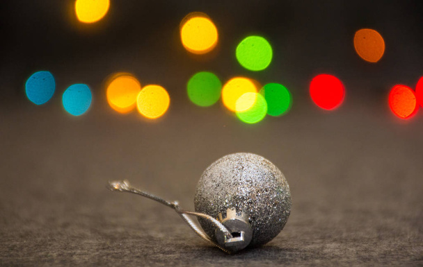 biglietto di Natale con palline d'argento
 - Foto, immagini