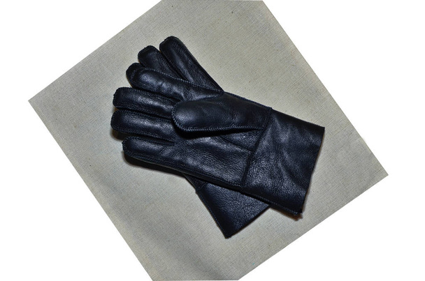 Чорні чоловічі рукавички на зиму
. - Фото, зображення