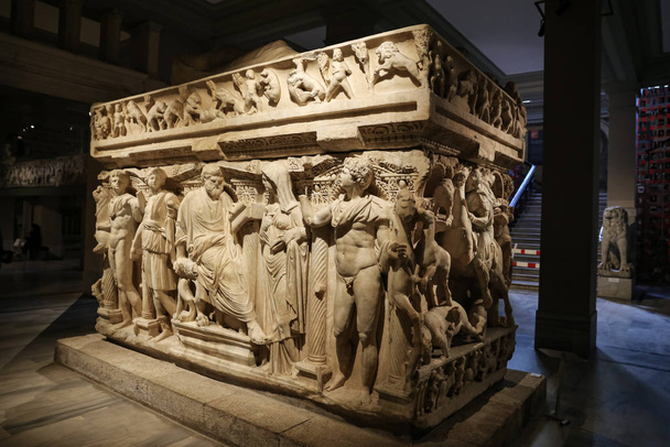 Sarcofago al Museo Archeologico di Istanbul, Istanbul, Turchia
 - Foto, immagini