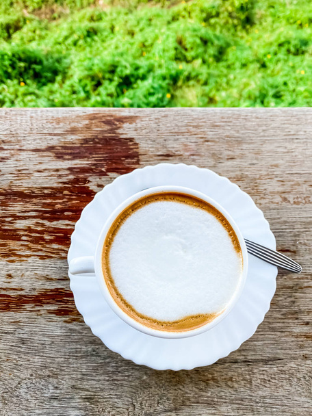 Chiudi caffè caldo su tavola di legno cibo e bevande sfondi - Foto, immagini